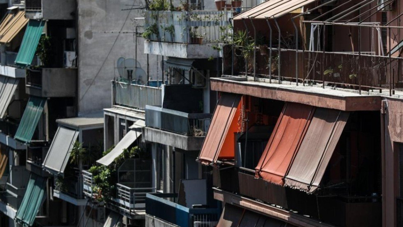 Reuters: Πλήττονται σοβαρά οι νέοι στην Ελλάδα από την ακρίβεια