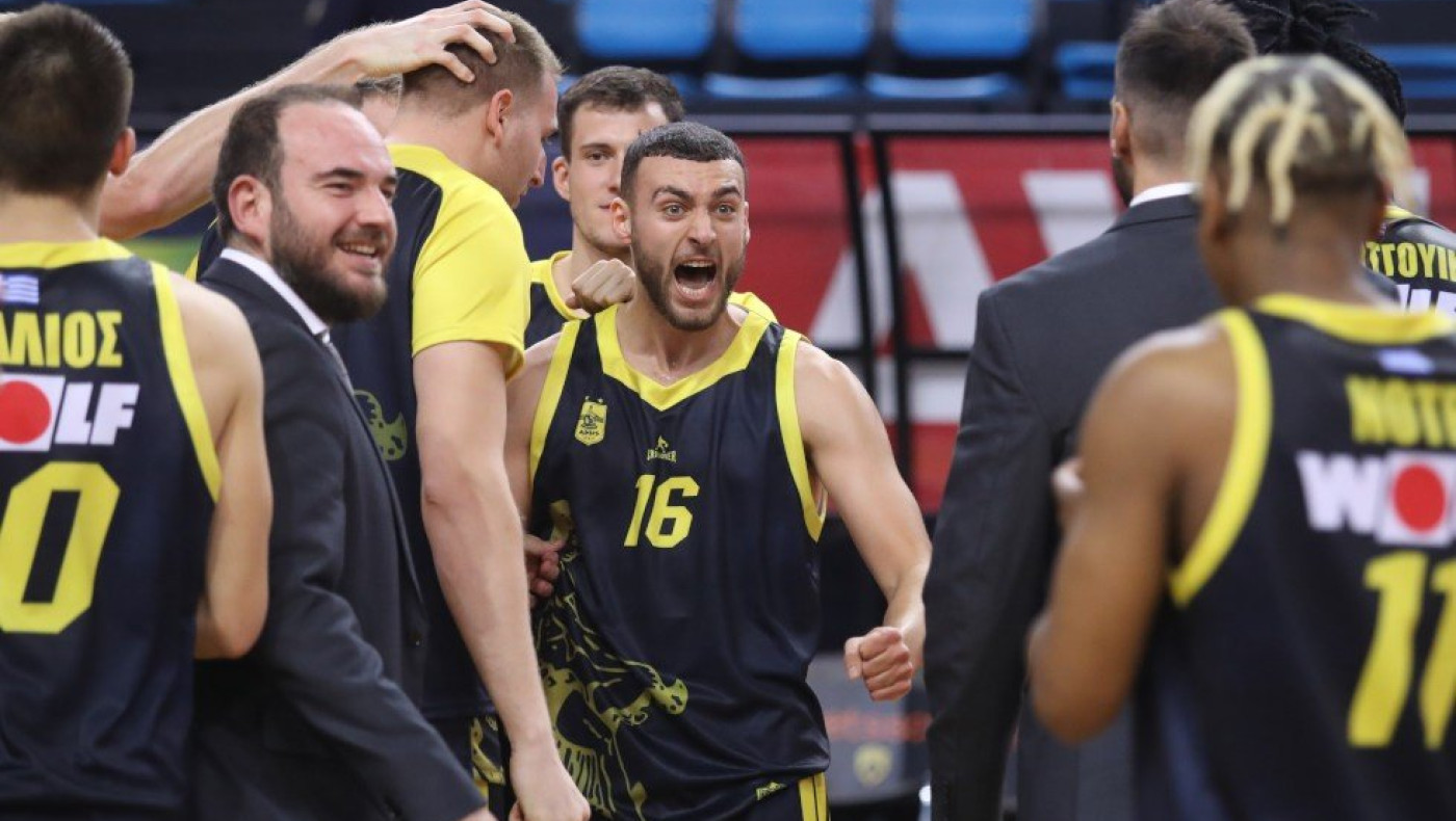 Άρης: Το πανηγυρικό κλίμα στα αποδυτήρια μετά τη νίκη επί της ΑΕΚ