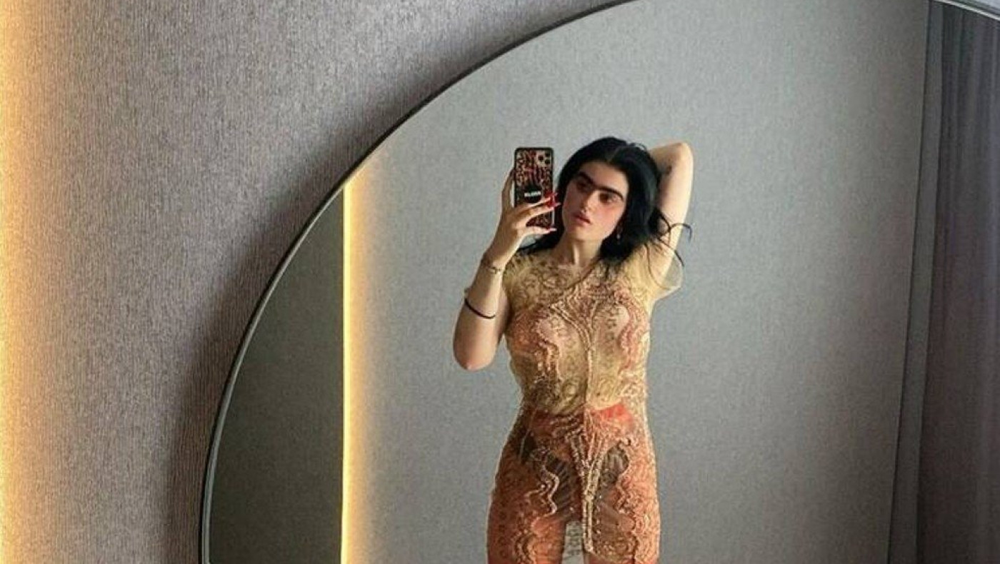 Η Σοφία Χατζηπαντελή ποζάρει με μικροσκοπικά εσώρουχα