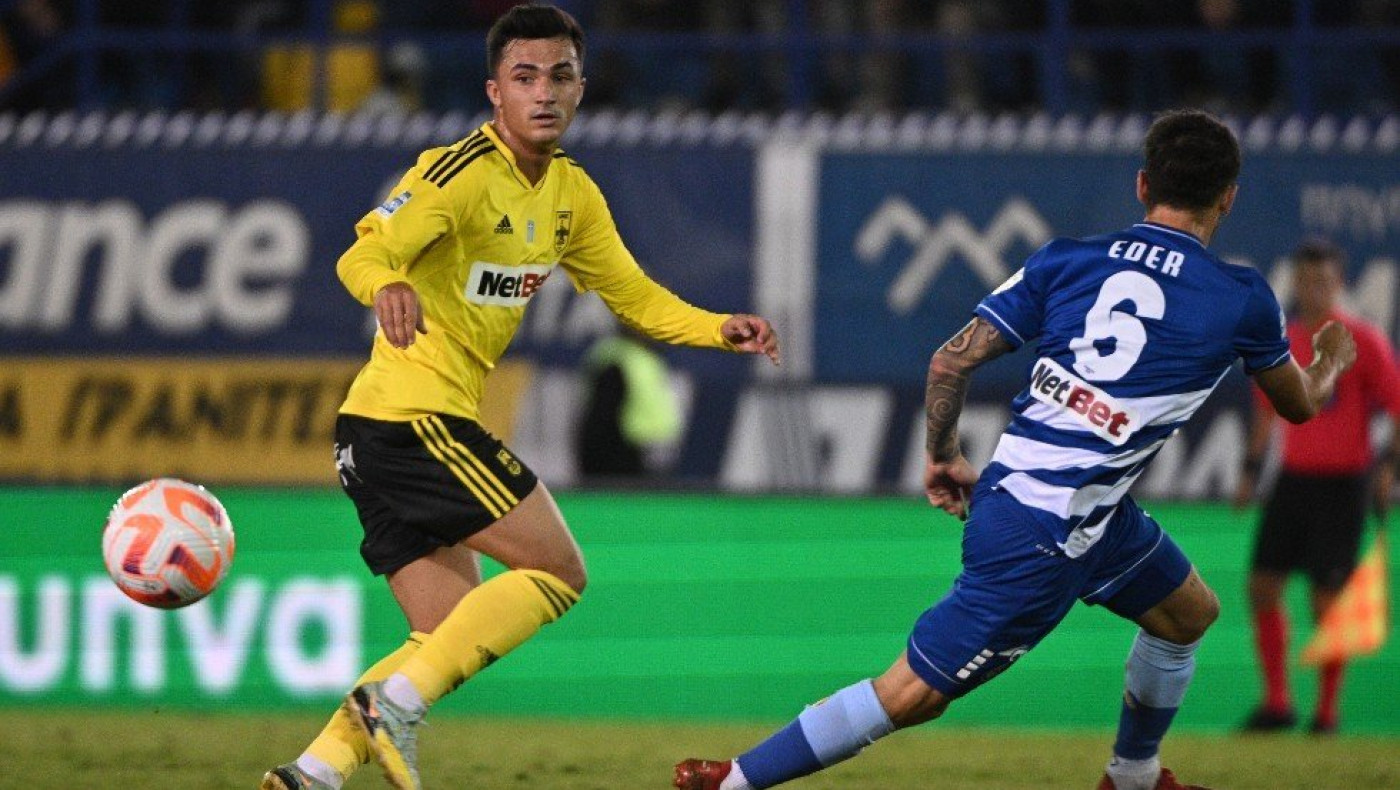 Τίποτα λιγότερο  από τρεις βαθμούς