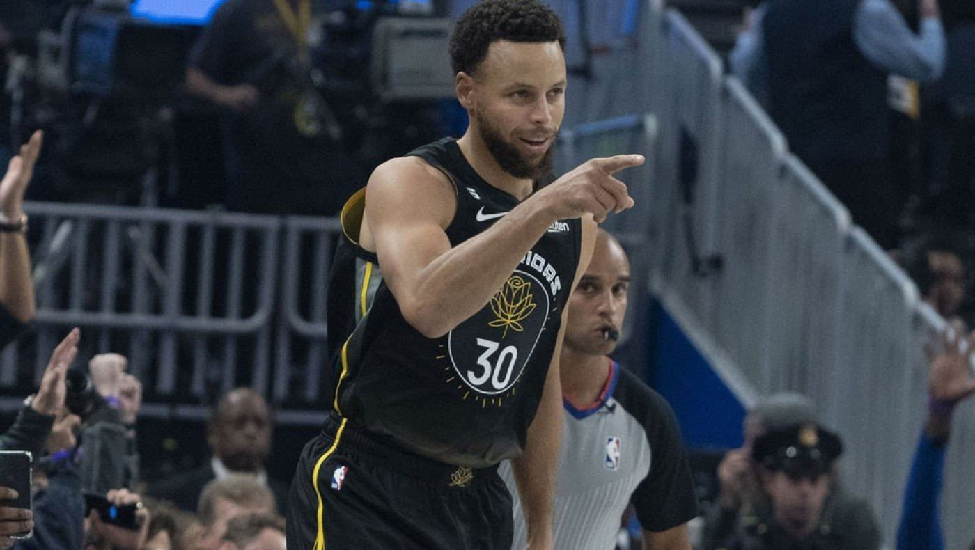 ΝΒΑ: Μυθικός Κάρι με οχτώ πόντους σε 43’’, βαριά ήττα των Μπακς