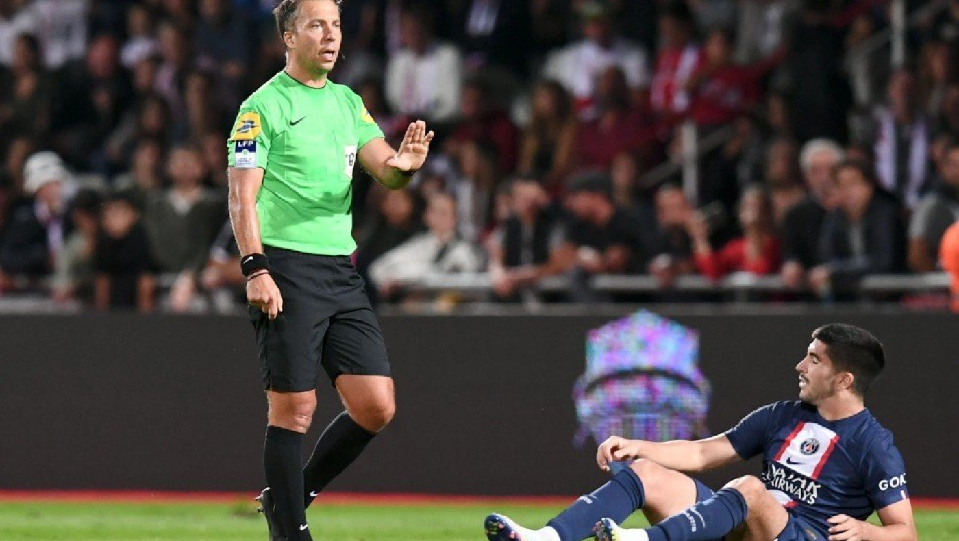 Σοκ στην Γαλλία: Πέθανε αιφνίδια, την ώρα της προπόνησης, εν ενεργεία διαιτητής