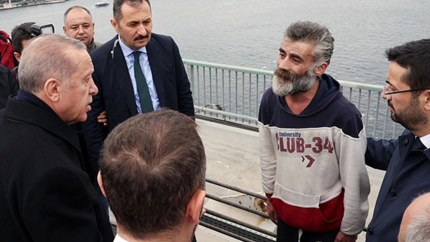 «Σόου» Ερντογάν: Έσωσε επίδοξο αυτόχειρα, όπως είχε κάνει και το 2015!