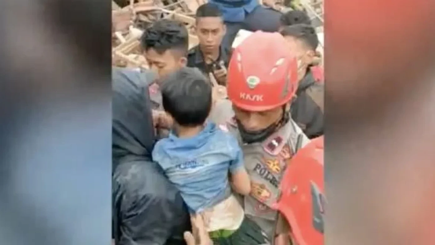 Απίστευτο: 5χρονο αγόρι άντεξε κάτω από τα συντρίμμια σεισμού για δύο μέρες