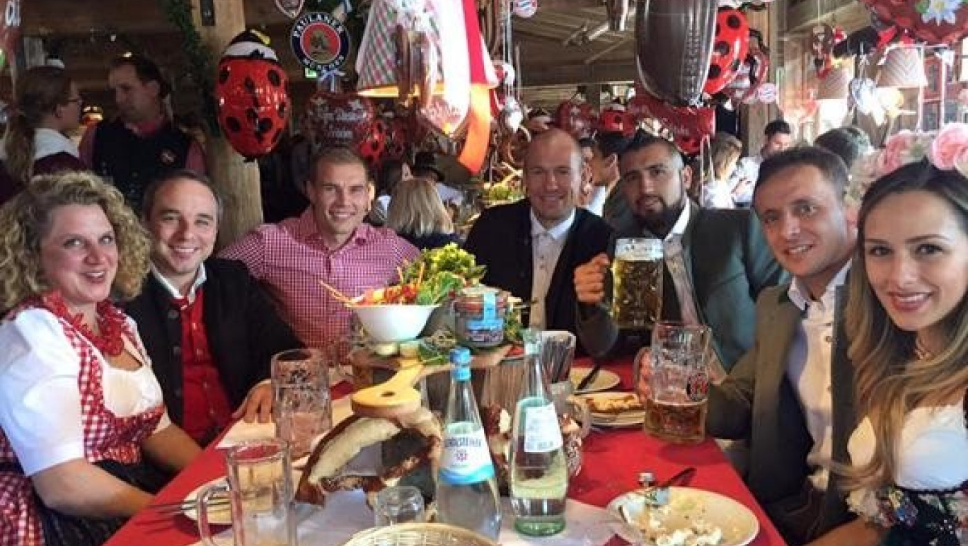 Μετά την πεντάρα ήρθε και το... πάρτι! (vines+pics)