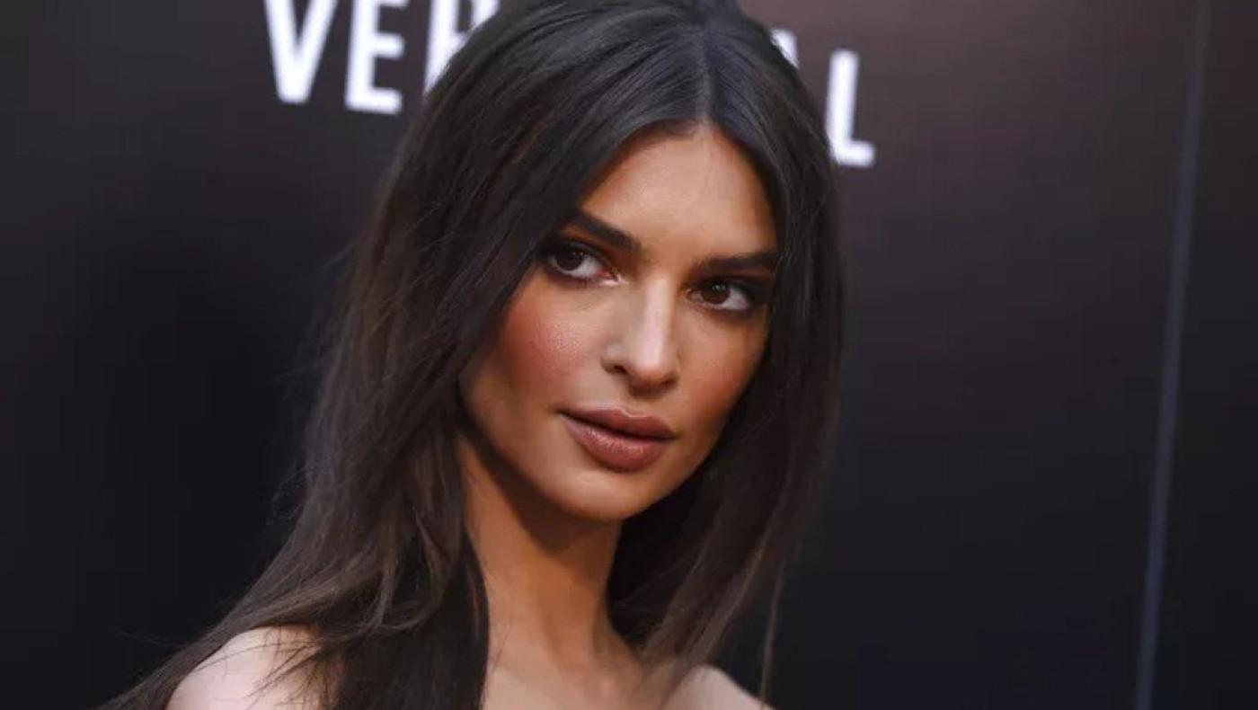 Η Emily Ratajkowski φέρνει πίσω το καλοκαίρι - Φωτογραφίες με «καυτά» μπικίνι
