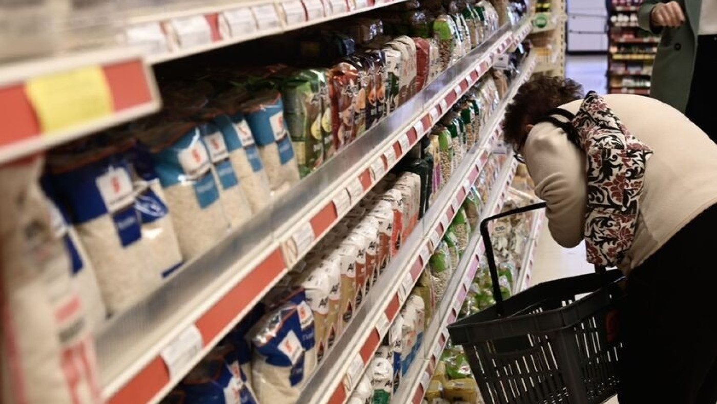 To «εορταστικό» καλάθι του νοικοκυριού: Πότε ανακοινώνονται τα Χριστουγεννιάτικα προϊόντα