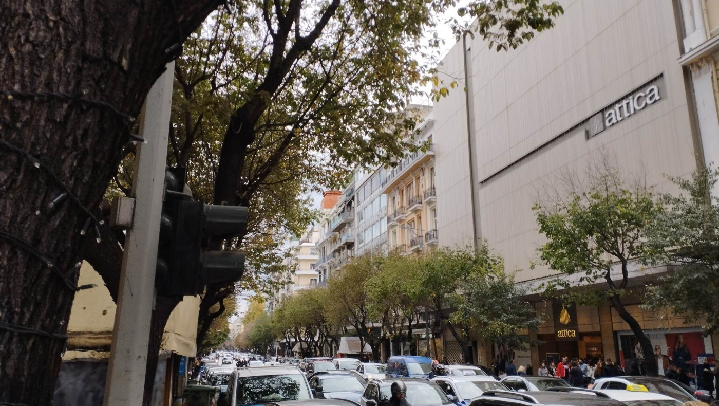 Χαμός στο κέντρο της Θεσσαλονίκης: Γέμισε η αγορά κόσμο