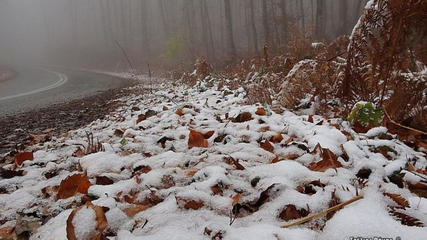 Θεσσαλονίκη: Χιονίζει και στον Χορτιάτη