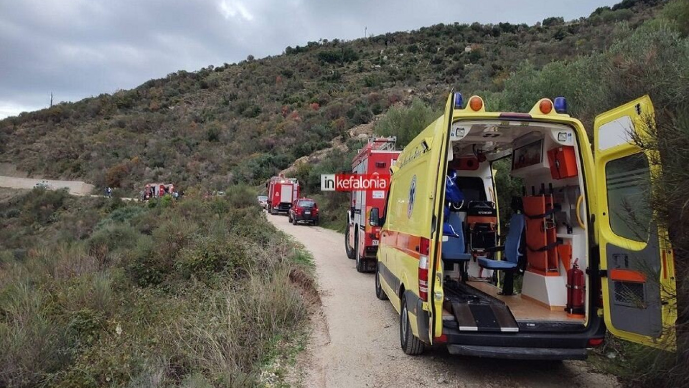 Σοκαριστικό δυστύχημα στη Κεφαλονιά: Δύο νεκροί μετά από πτώση φορτηγού σε γκρεμό