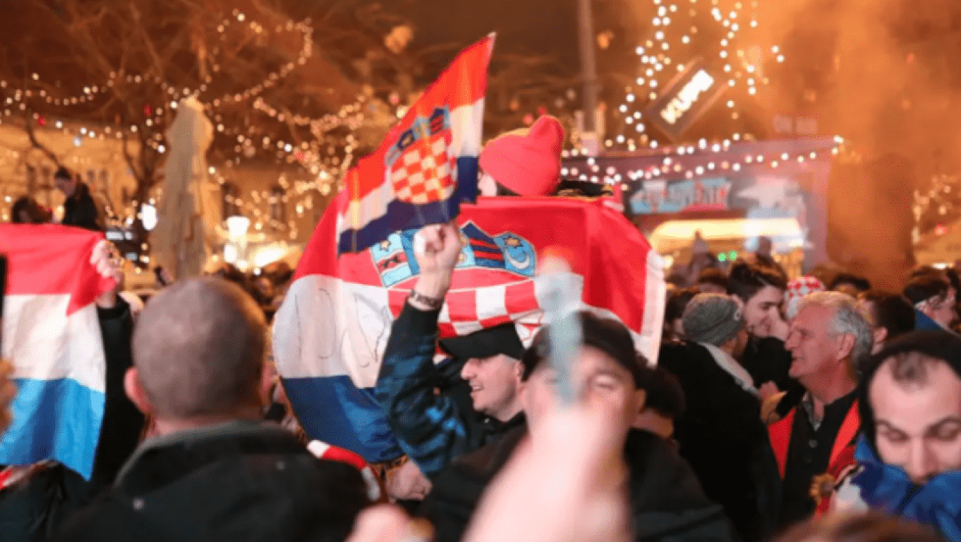 Οι Κροάτες στους δρόμους για την τεράστια πρόκριση της Εθνικής τους (vid)