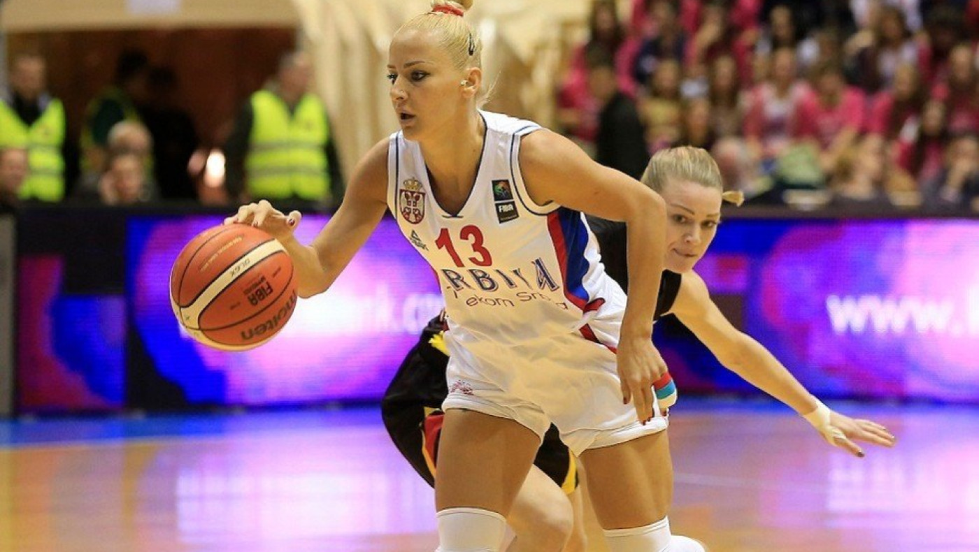 Η παίκτρια μπάσκετ που κάνει καριέρα στο only fans: «Η επιθυμία σας έγινε πραγματικότητα»