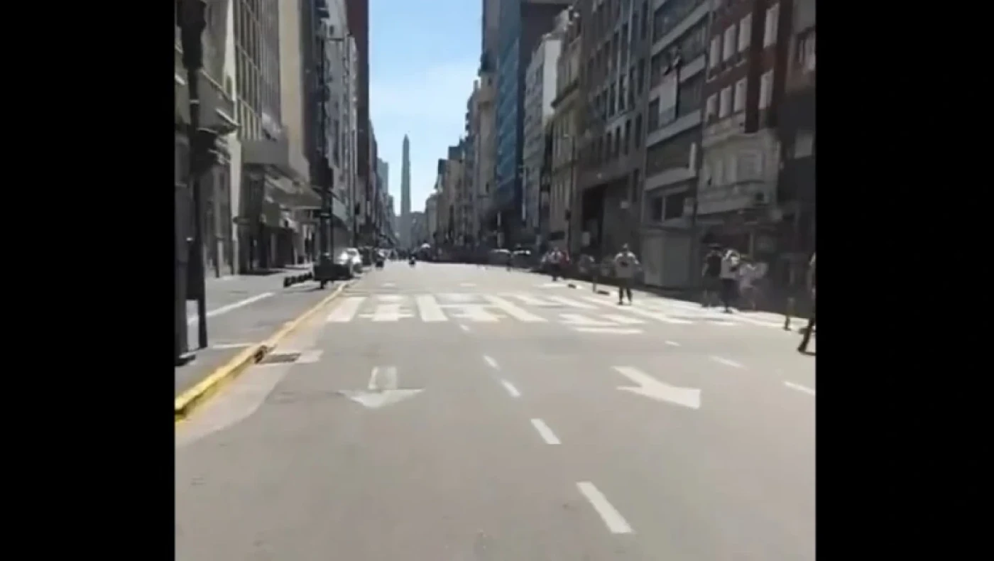 Συγκλονιστικό βίντεο: Τα δευτερόλεπτα πριν την εκτέλεση του τελευταίου πέναλτι στους δρόμους της Αργεντινής