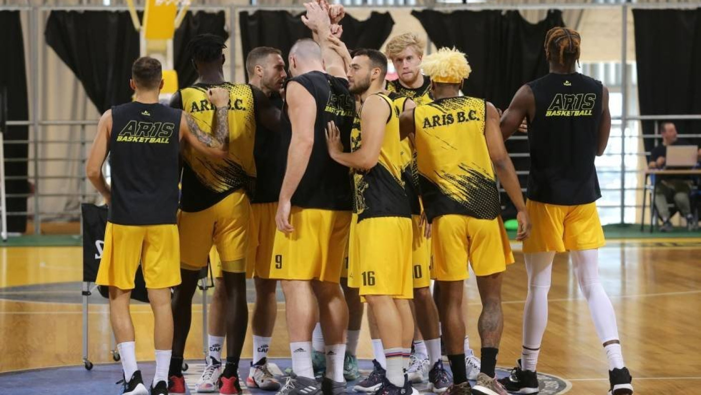 Άρης: Οι παίκτες κάνουν γιορτές στο παρκέ
