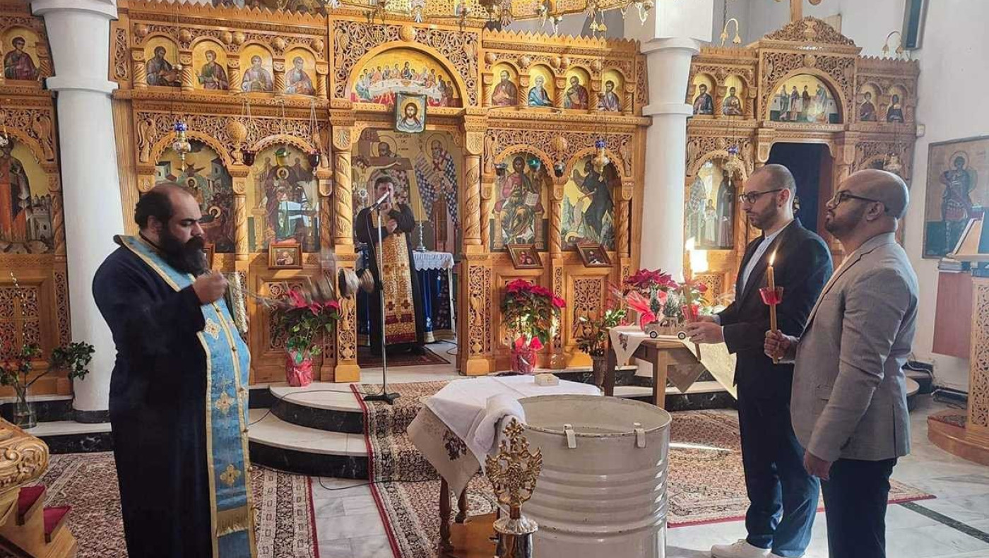 Δεύτερη μέρα Χριστουγέννων στην Καβάλα: Ένας Ινδός ασπάστηκε τον Χριστιανισμό σε μια ιδιαίτερη βάπτιση