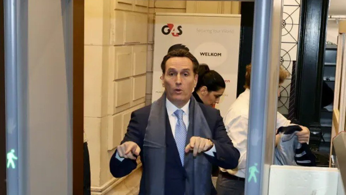 «Αυτοτρολάρεται» ο δικηγόρος της Καϊλή- «Παράλληλα με την δικηγορία, θα ανοίξω φροντιστήριο Γαλλικών στο ΚΟΡΩΠΙ»