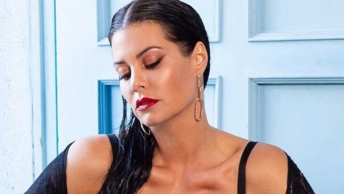 Μαρία Κορινθίου: «Πρώτα γιάτρεψα την ψυχή μου, μαζί με την τοξικότητα έφυγαν και τα περιττά κιλά»