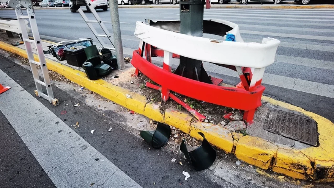 Τραγικός θάνατος για ζευγάρι μοτοσικλετιστών- «Καρφώθηκαν» πάνω σε φανάρι