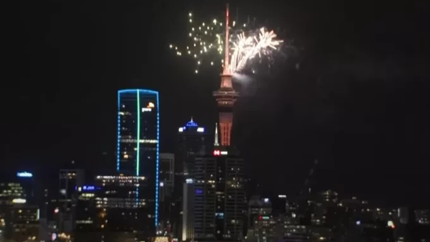 Η Νέα Ζηλανδία υποδέχθηκε το 2023 με εντυπωσιακά πυροτεχνήματα