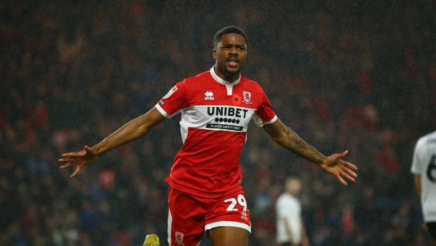 «Η Μίντλεσμπρο θέλει να κρατήσει τον Άκπομ με πολυετές συμβόλαιο»