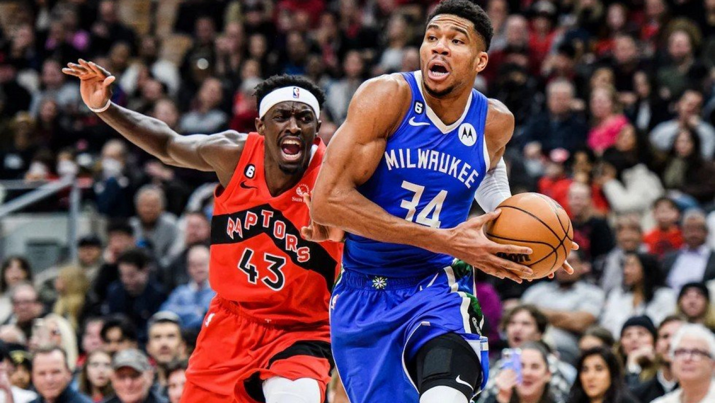 Κυρίαρχος με triple-double και επίδοση 51 χρόνων ο Αντετοκούνμπο