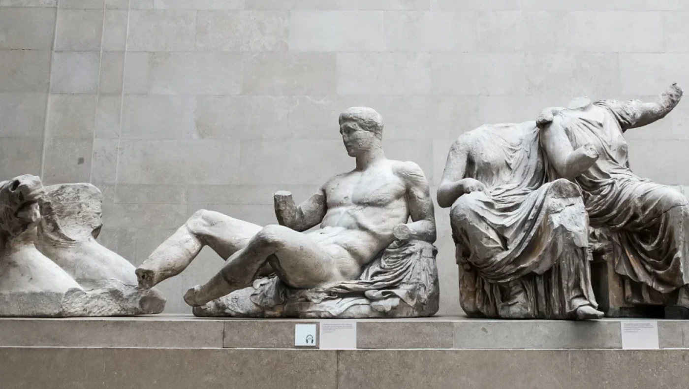 Ανατροπή από την Βρετανίδα Υπουργό Πολιτισμού: «Τα γλυπτά του Παρθενώνα μας ανήκουν»