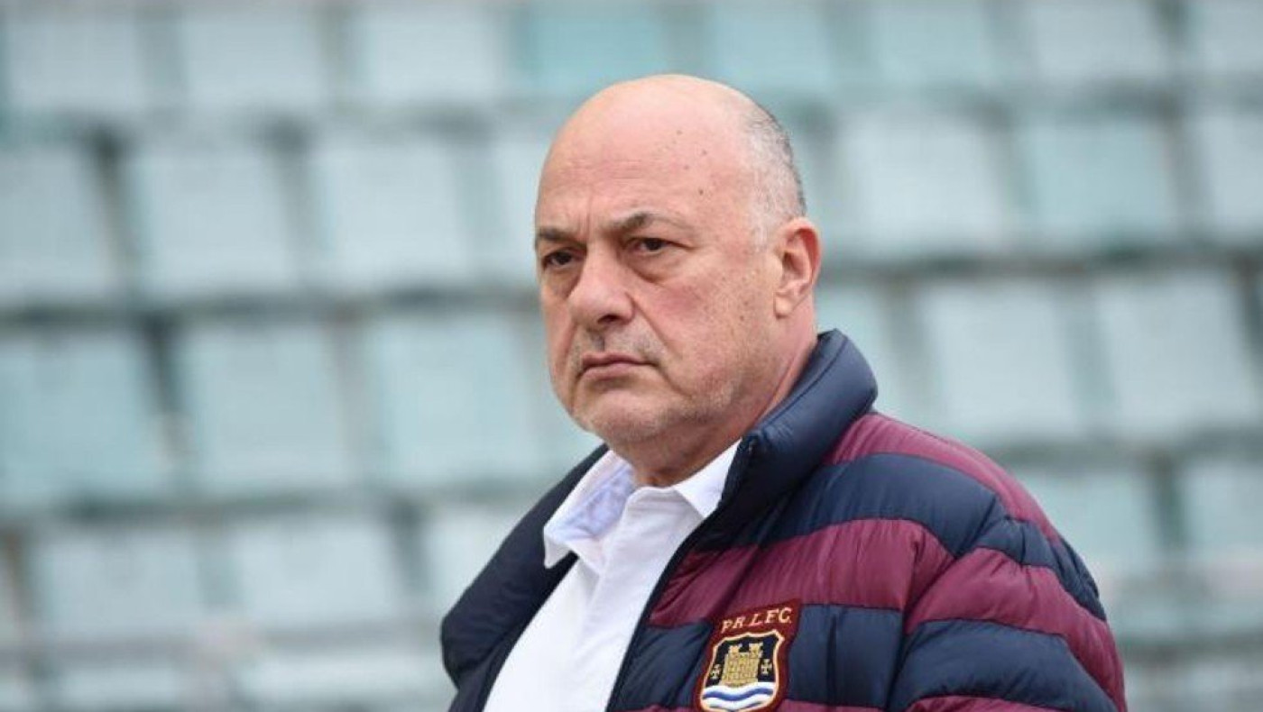 Ξέσπασμα Μπέου: «Πολιτικοί απατεώνες, βγάλτε τον σκασμό»