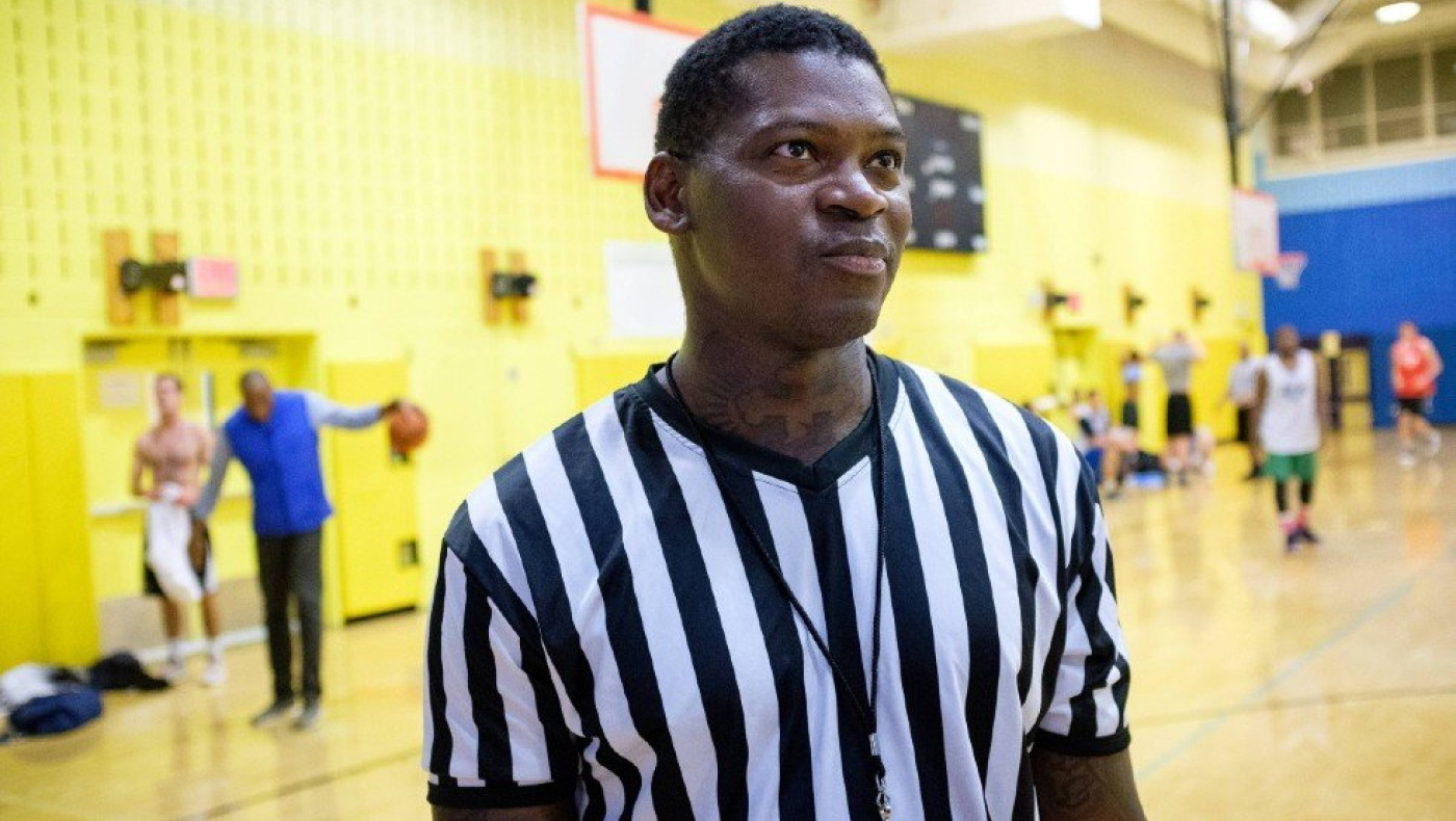 Επιστροφή στο NBA από θέση διαιτητή επιζητά ο Σμους Πάρκερ