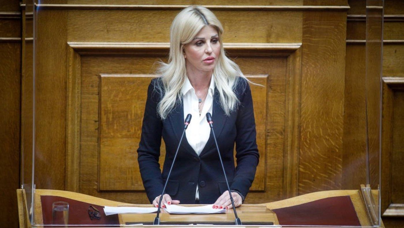 Θεσσαλονίκη: Εριξαν μπογιές στο πολιτικό γραφείο της Έλενας Ράπτη