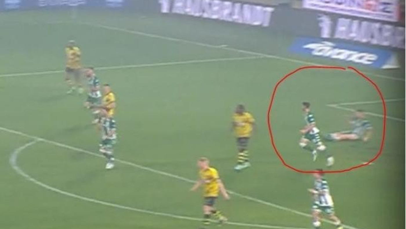 Δεν έπεσε μόνο ο Μπρινιόλι από την κροτίδα- Κι άλλος παίκτης θύμα του ωστικού κύματος