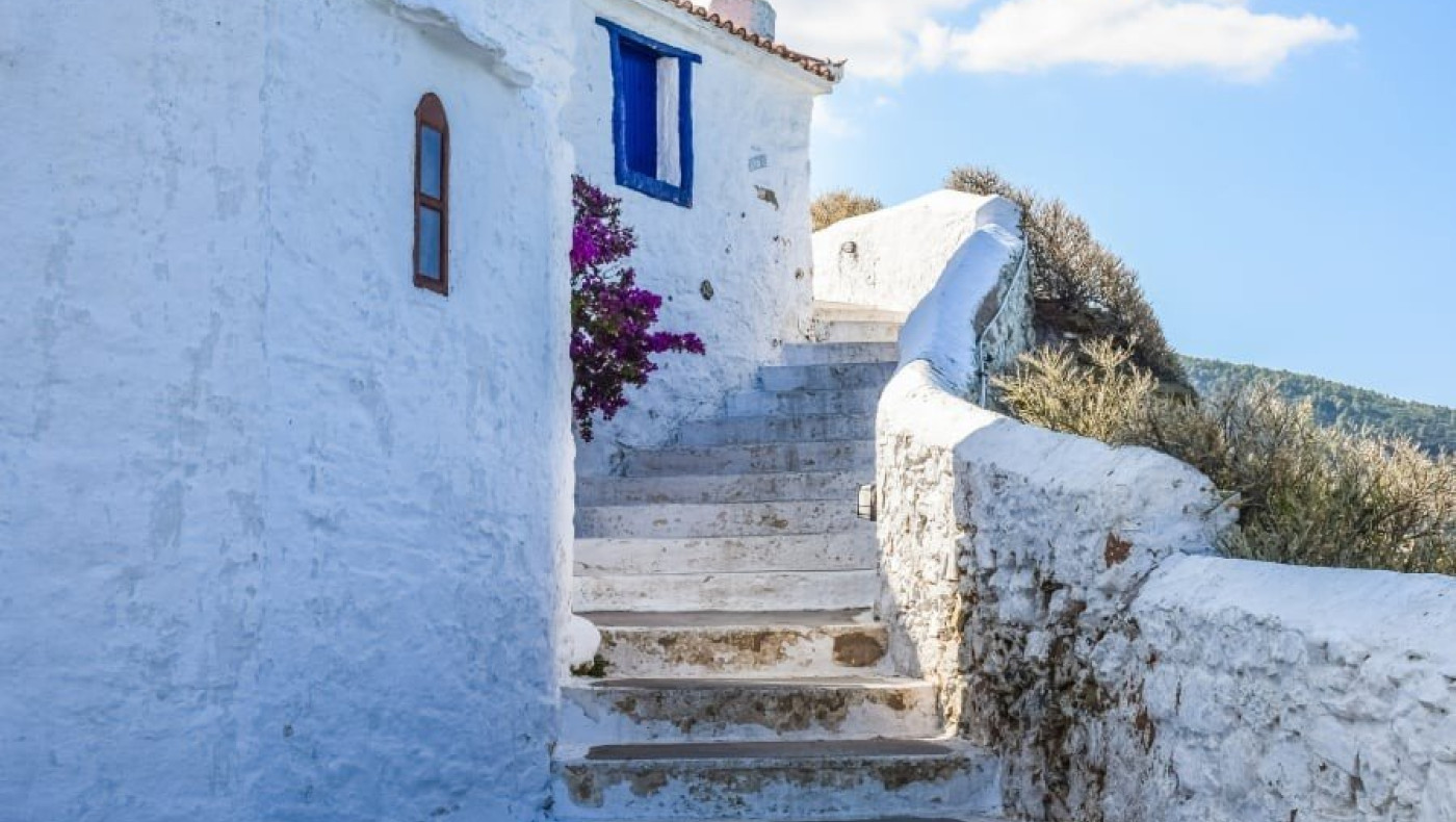 Νέα απόφαση «βάζει στις ράγες» τον Τουρισμό για όλους: Πότε η κλήρωση για τα voucher των 150 ευρώ