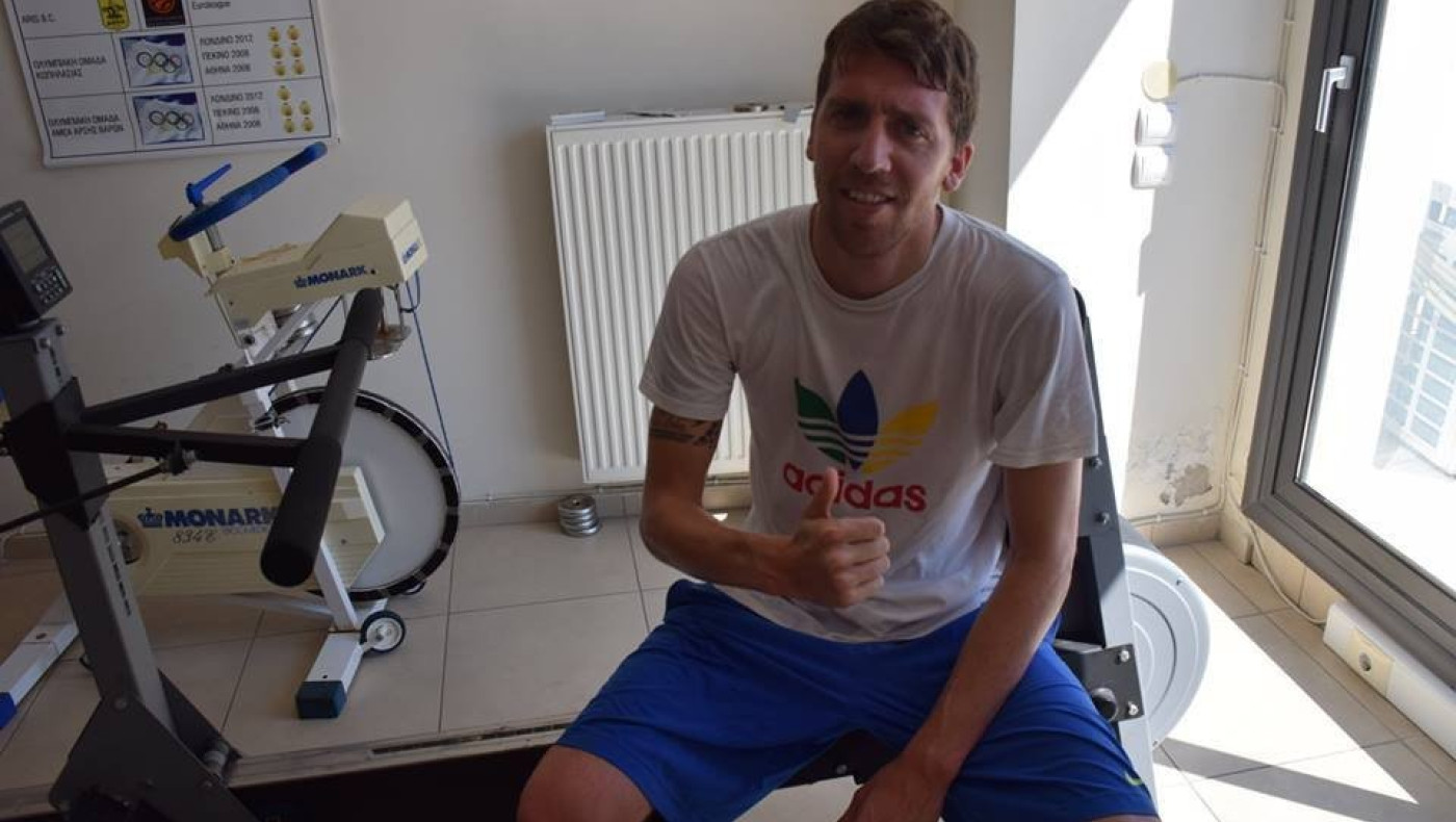 Υπογράφει και φεύγει για Καρπενήσι (pics)