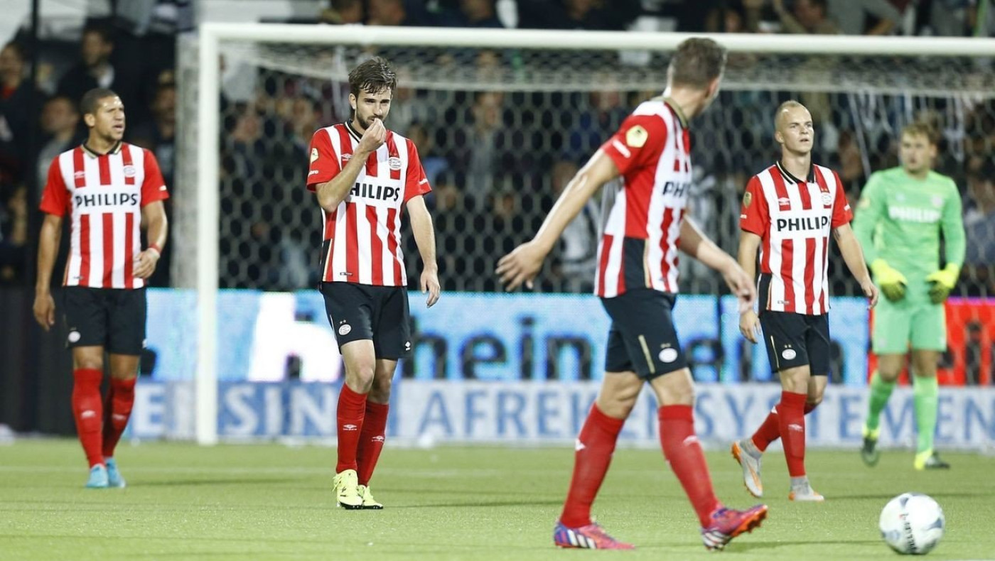 Με κενά η άμυνα της Αϊντχόφεν 