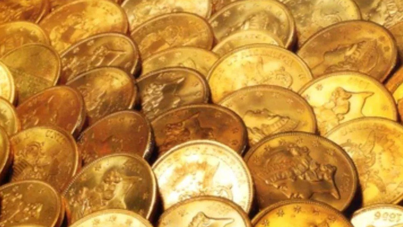 «Καλπάζει» η χρυσή λίρα – Σε υψηλό 16ετίας η τιμή της
