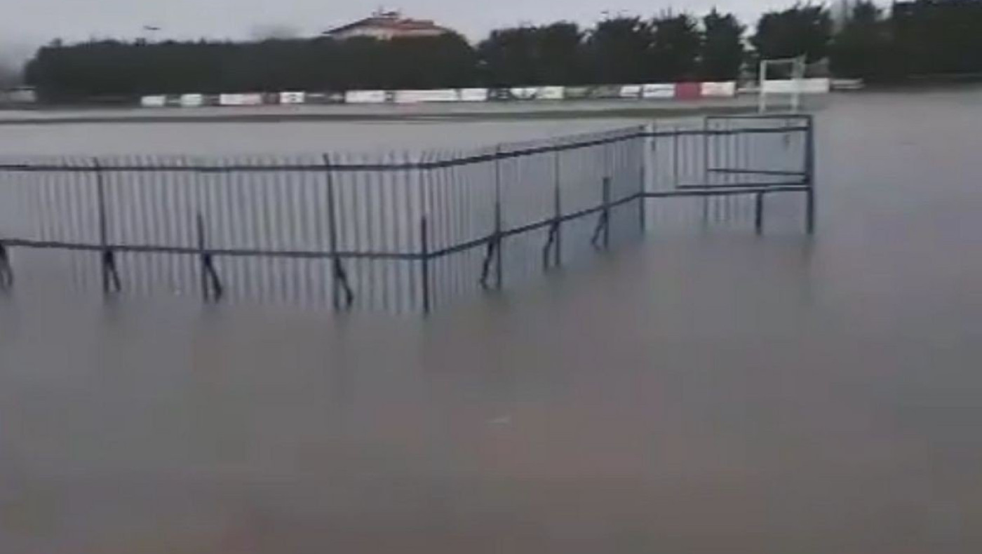 «Το νερό στο γήπεδο του Αλμωπού έφτασε τα 4,5 μέτρα, έγιναν καταστροφές»