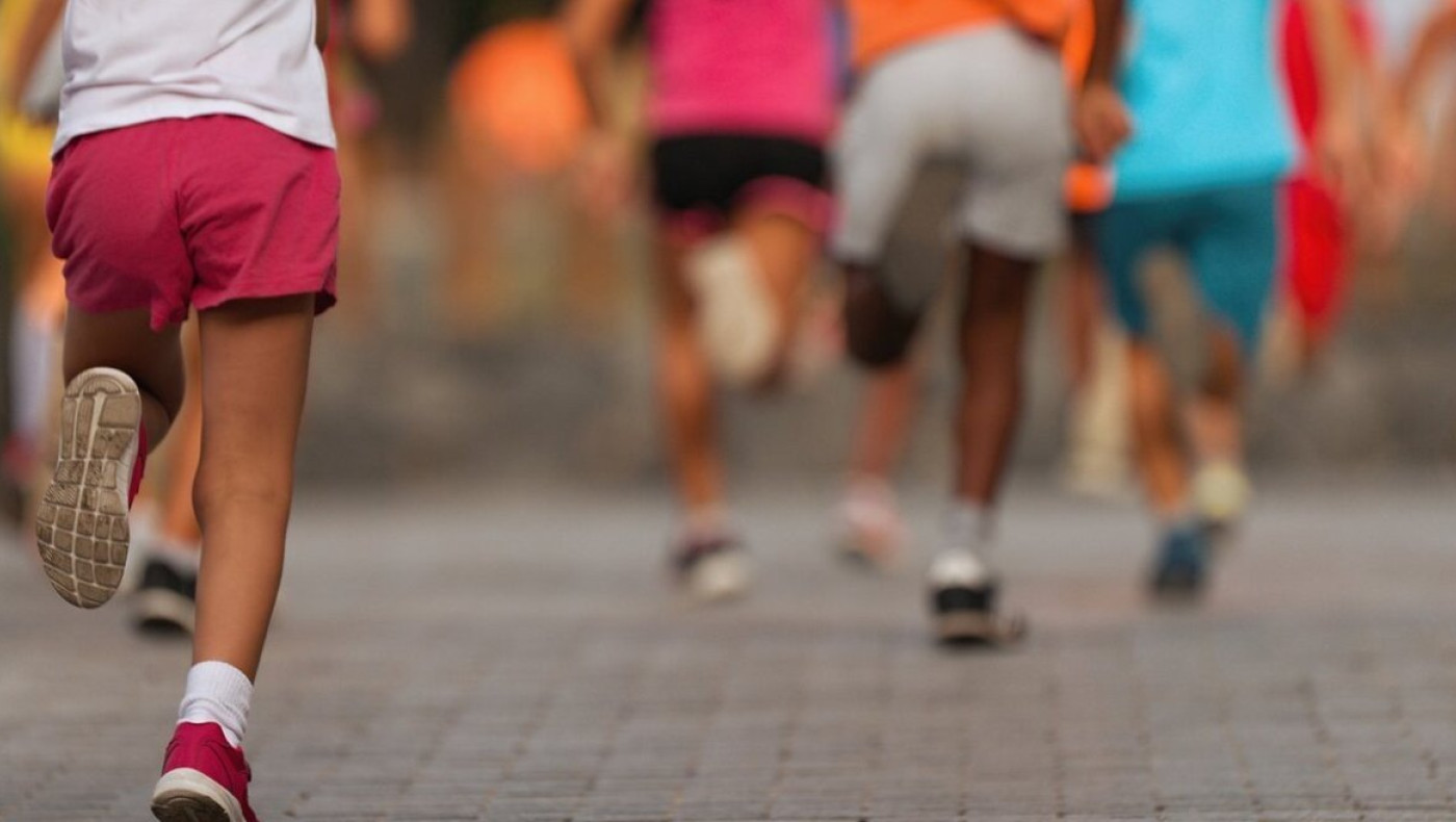 Έρευνα: Μικρότερος ο κίνδυνος κρυολογήματος για τα παιδιά που αθλούνται