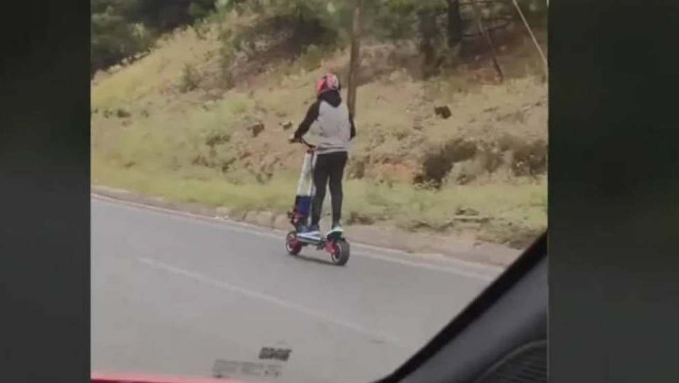 Θεσσαλονίκη: Με πατίνι στον Περιφερειακό – Viral το βίντεο με τον επικίνδυνο οδηγό