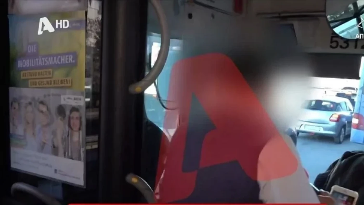 Οδηγός λεωφορείου επέτρεψε σε ανήλικη να οδηγήσει