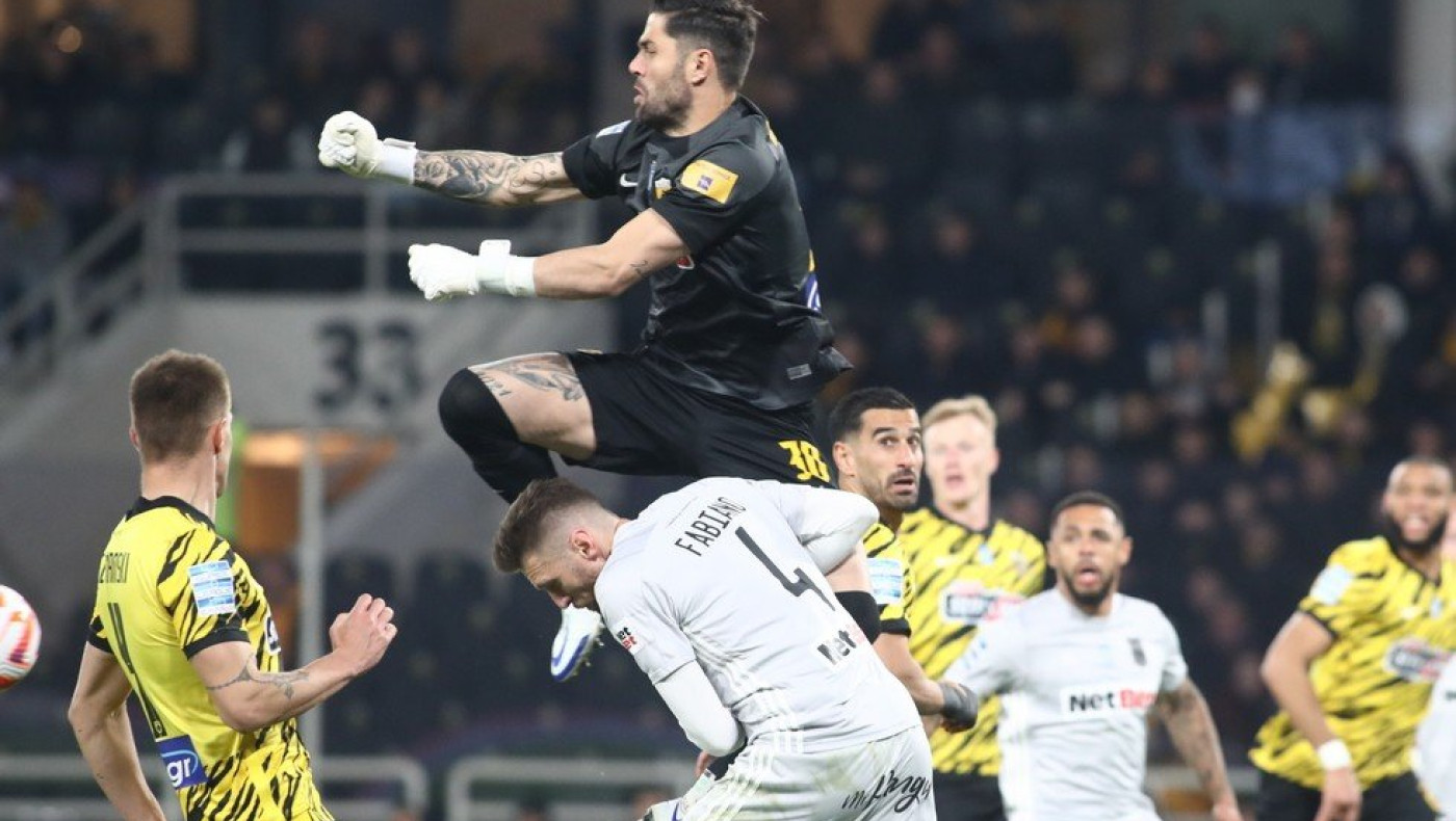 Ποντίκης: «Είναι πέναλτι η φάση του Φαμπιάνο, έπρεπε να παρέμβει το VAR»