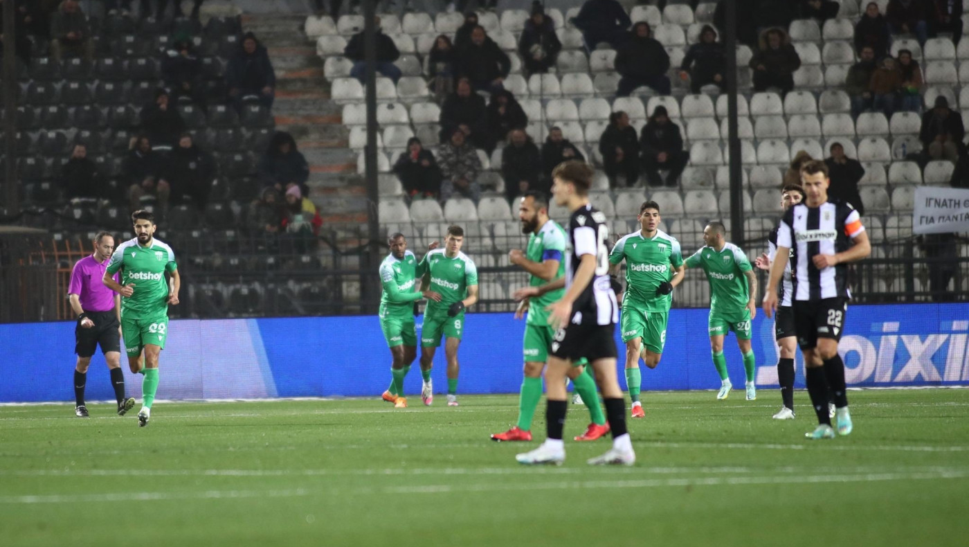 Ισοφάρισε με πέναλτι ο Λεβαδειακός, το VAR κάλεσε τον διαιτητή να ξαναδεί τη φάση