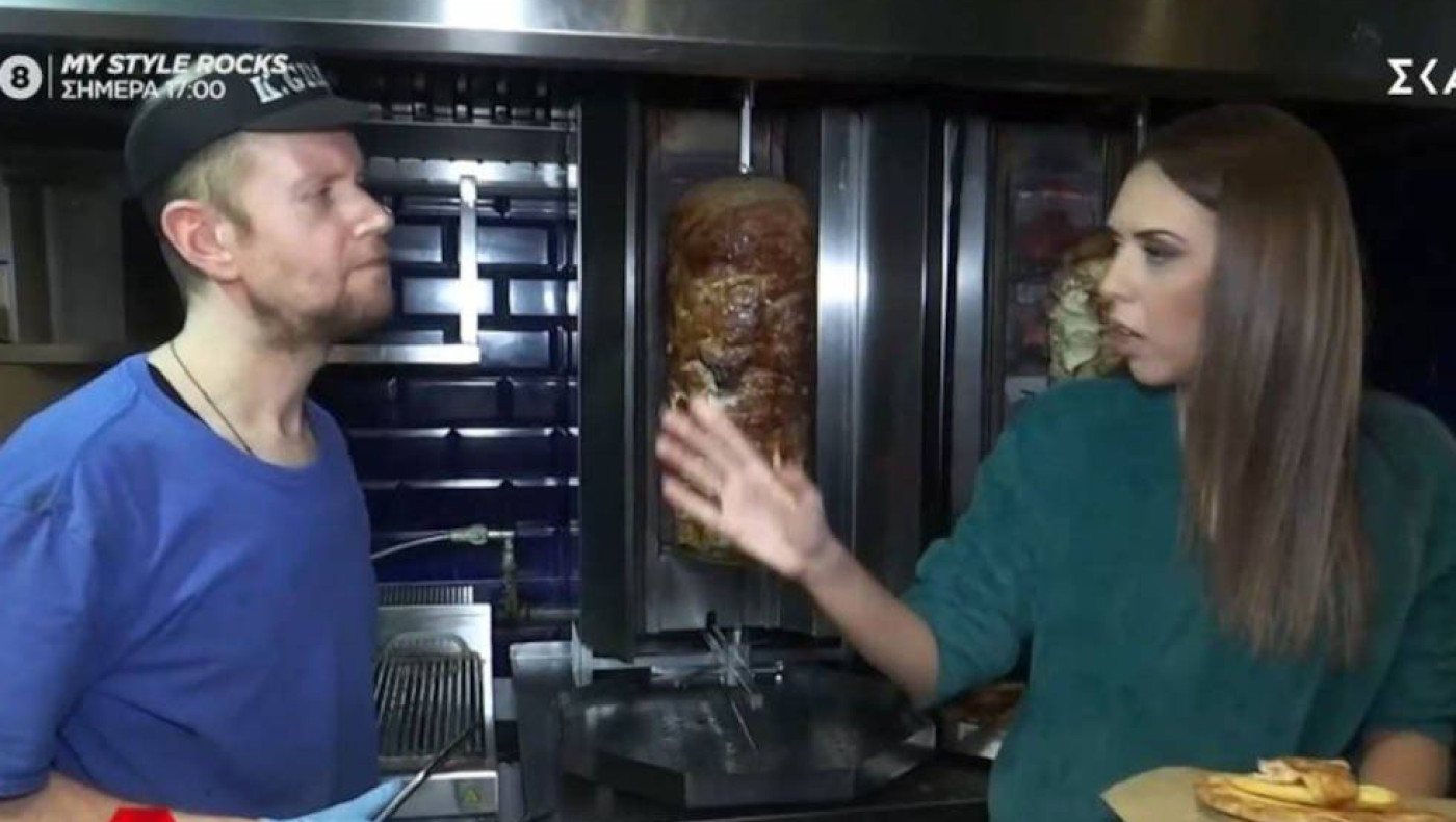 «Καλπάζουν» το σουβλάκι και η πίτσα: Πόσο πωλούνται μετά τις ανατιμήσεις