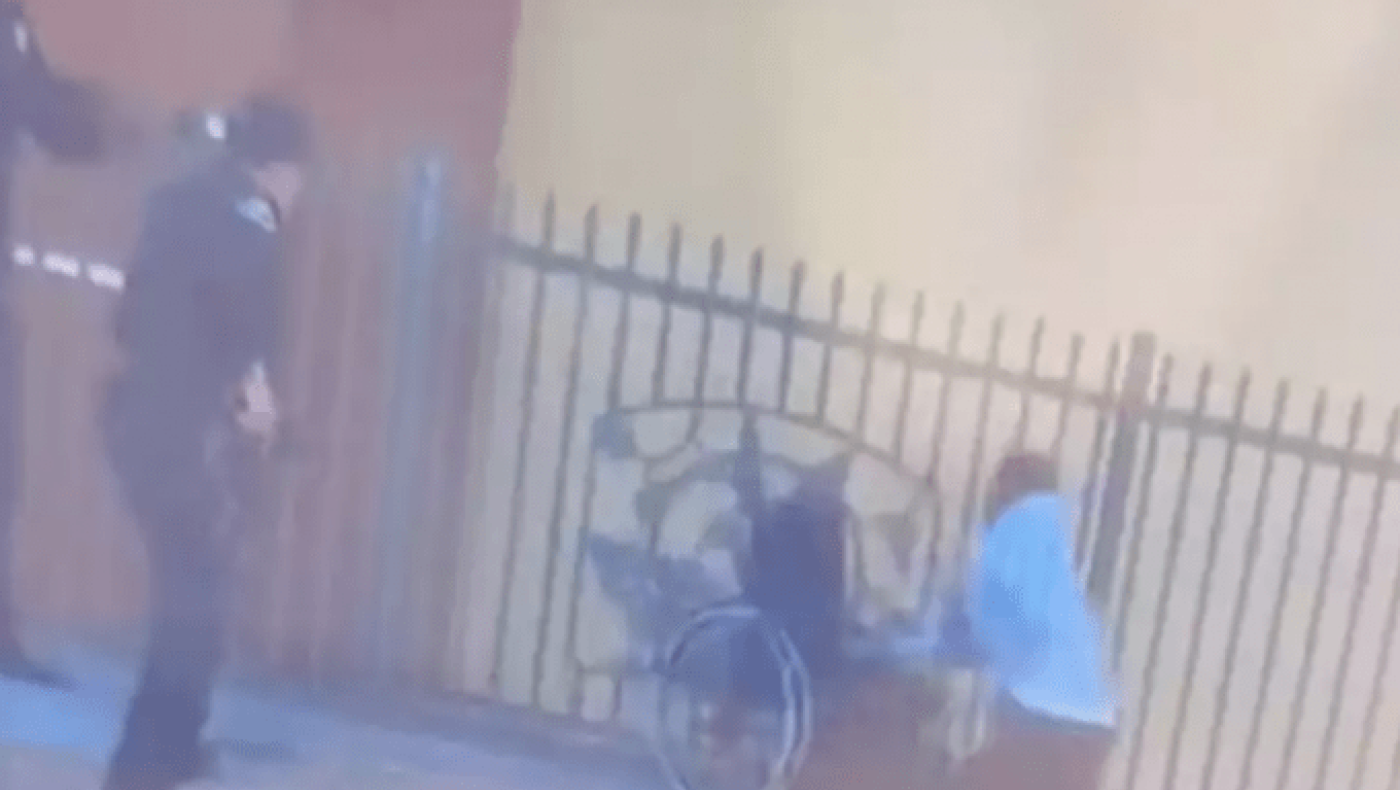 Αστυνομικοί πυροβόλησαν εν ψυχρώ και σκότωσαν ΑμΕΑ (vid)