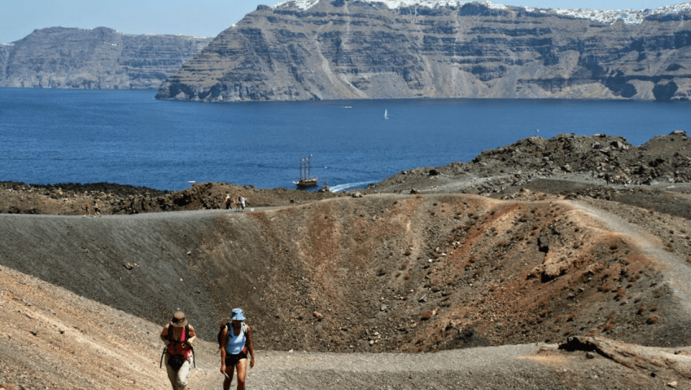 Ξυπνάει ηφαίστειο στη Σαντορίνη - Τι αναφέρουν οι ειδικοί