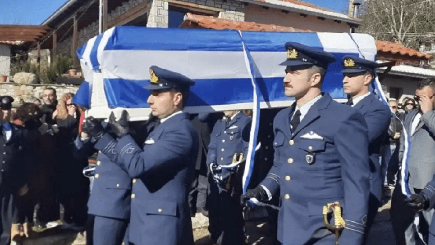 Συγκινητικές στιγμές στο «τελευταίο αντίο» στον Σμηναγό του μοιραίου Phantom