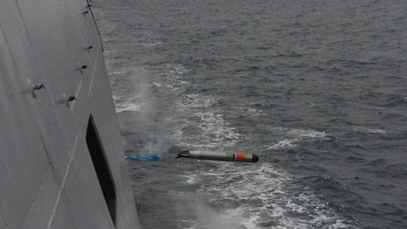 Κυνηγώντας υποβρύχια: Η φρεγάτα Bretagne εκτόξευσε επιτυχώς μια τορπίλη MU-90