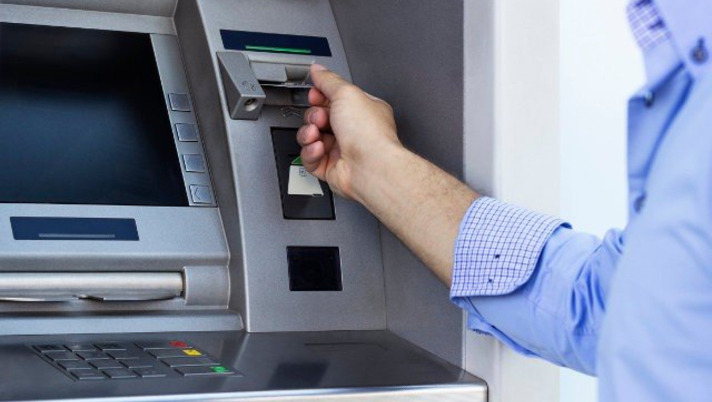 Τράπεζες: Πώς γίνεται ανάληψη χρημάτων δίχως κάρτα