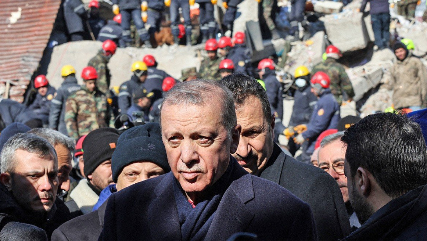 Σεισμός στην Τουρκία: Αντιμέτωπος με την οργή σεισμοπαθών ο Ερντογάν - «Ντροπή σας!»