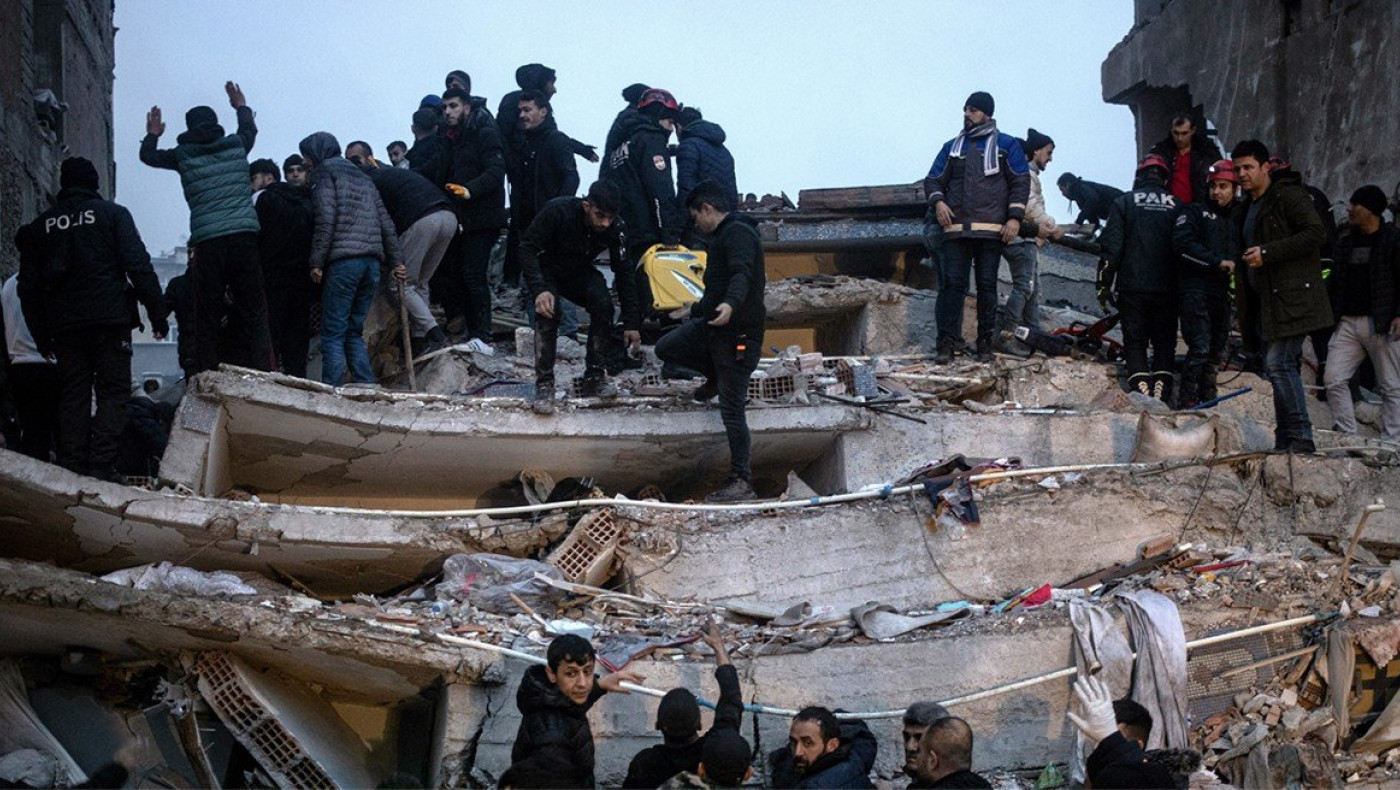 Σεισμός στην Τουρκία: Εξαμελής οικογένεια διασώθηκε μετά από 102 ώρες