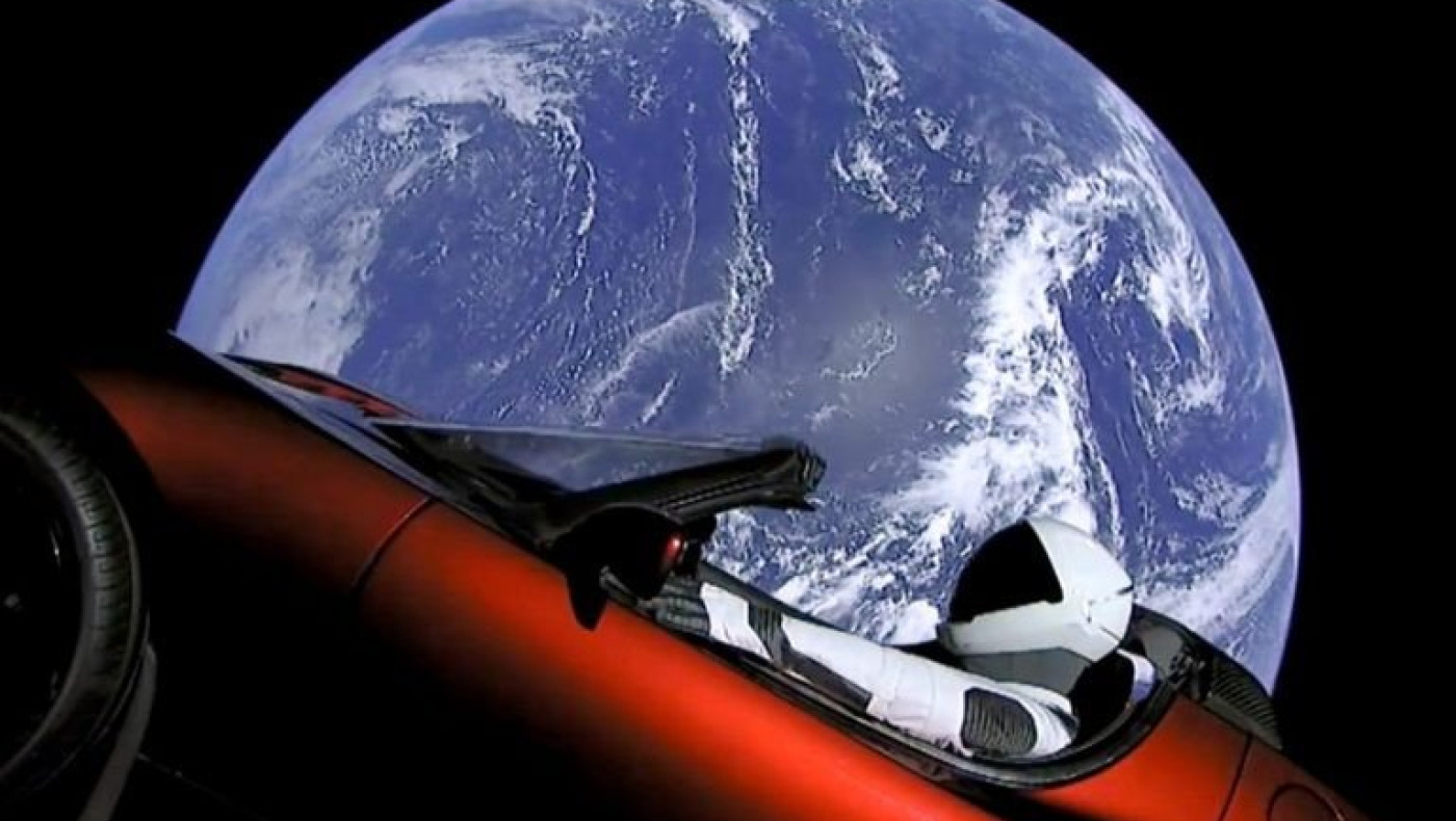 Που βρίσκεται σήμερα το αυτοκίνητο που είχε εκτοξεύσει στο διάστημα ο Elon Musk;