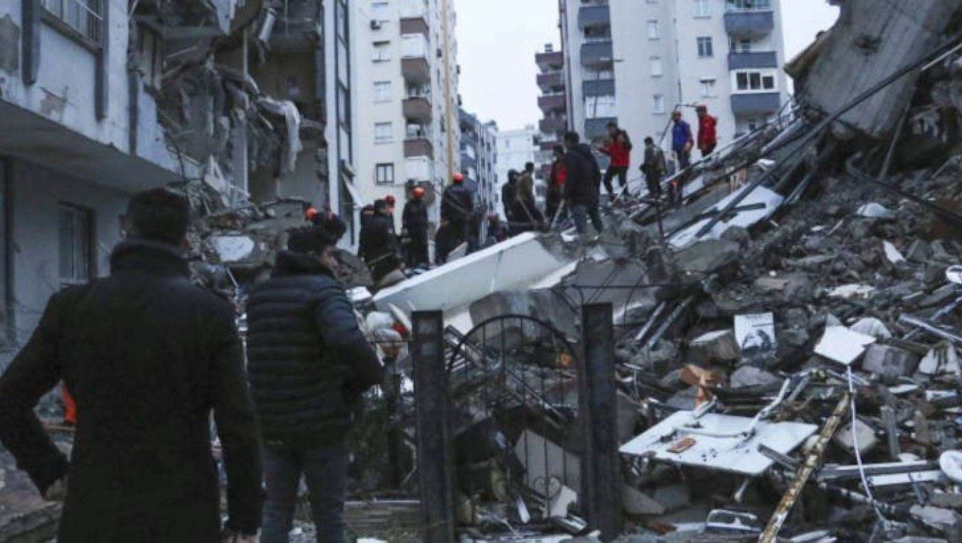 Σεισμός στην Τουρκία: Το σκίτσο του Charlie Hebdo προκάλεσε οργή